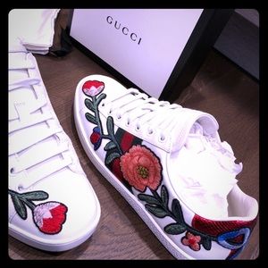 Gucci Ace Embroidered Floral Learher Sneakers 37.5